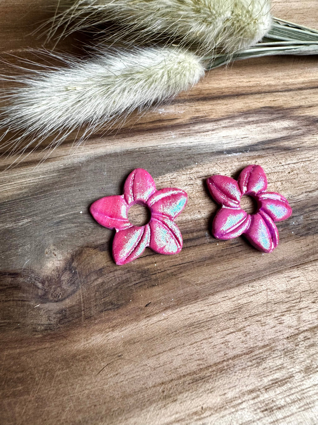 Les « fleurs de tiaré » pailletées